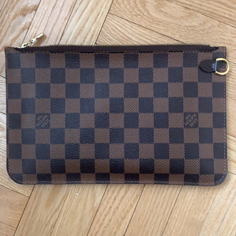 Louis Vuitton Damier Neverfull Pouch